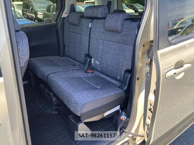 Toyota SIENTA 2024-06 8038266-17
