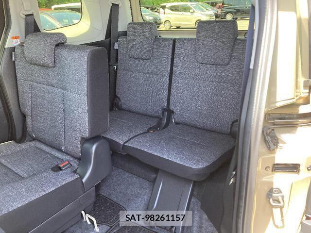 Toyota SIENTA 2024-06 8038266-18