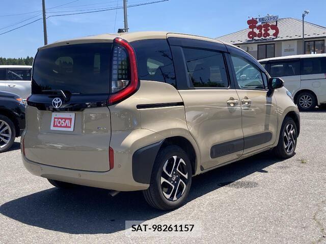 Toyota SIENTA 2024-06 8038266-4
