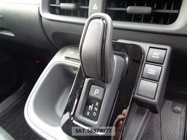 Toyota SIENTA 2022-10 8038276-23