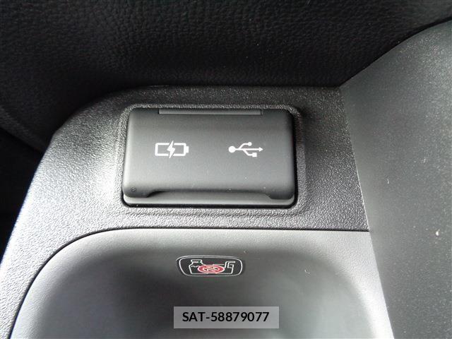 Toyota SIENTA 2022-10 8038276-24