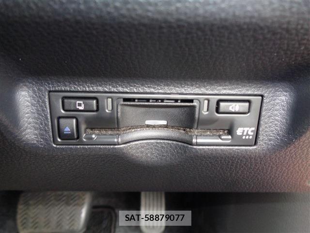 Toyota SIENTA 2022-10 8038276-28