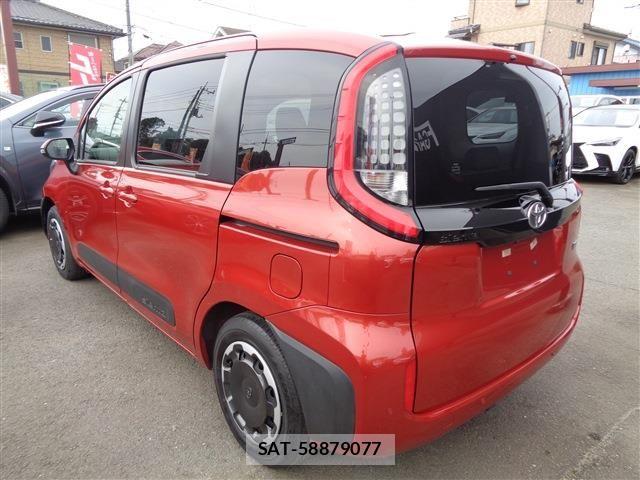 Toyota SIENTA 2022-10 8038276-5