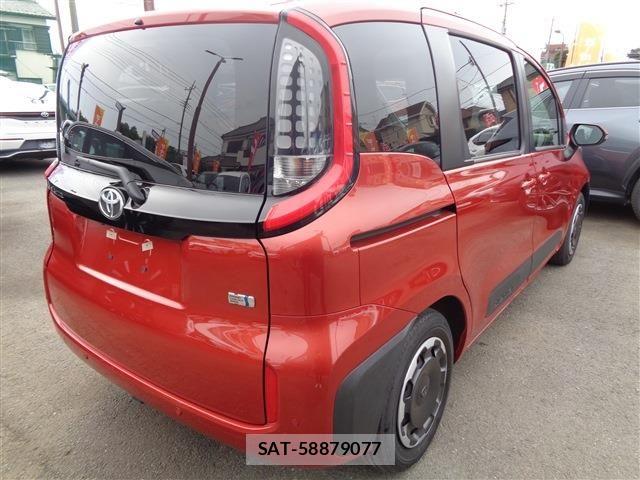 Toyota SIENTA 2022-10 8038276-7
