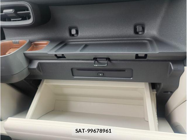 Toyota SIENTA 2022-10 8038279-13