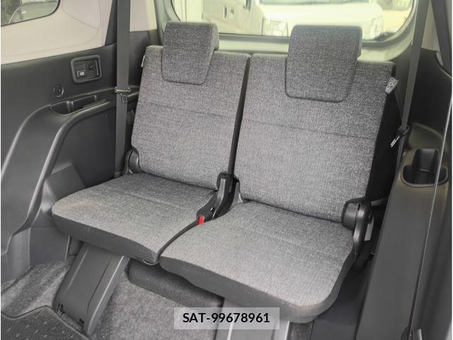 Toyota SIENTA 2022-10 8038279-15
