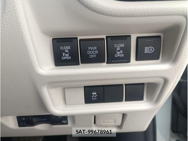Toyota SIENTA 2022-10 8038279-6