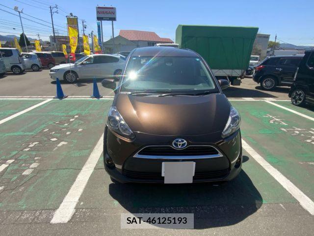 Toyota SIENTA 2017-07 8038284-2