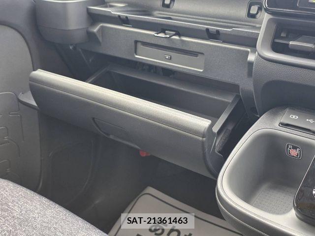 Toyota SIENTA 2023-05 8038274-14