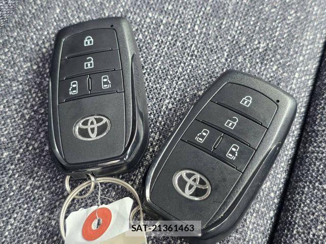 Toyota SIENTA 2023-05 8038274-27