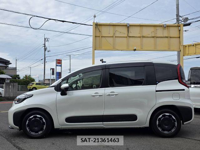 Toyota SIENTA 2023-05 8038274-3