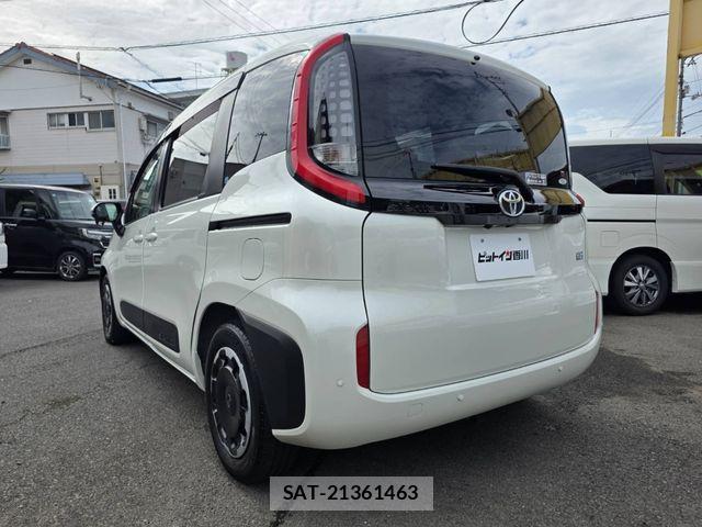 Toyota SIENTA 2023-05 8038274-6