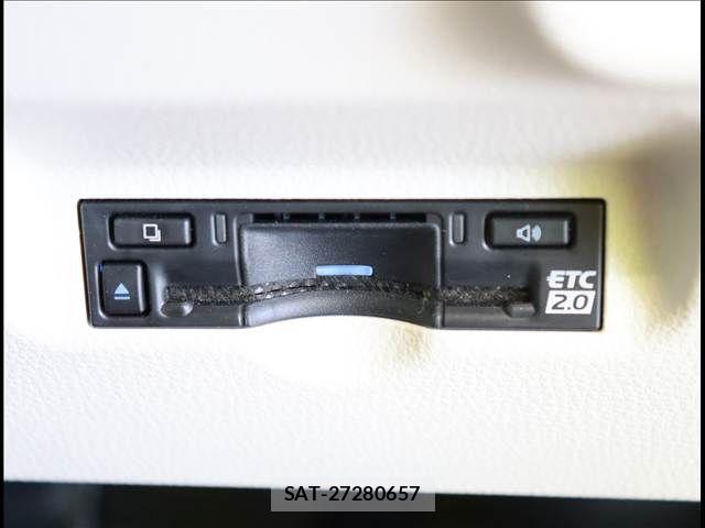 Toyota SIENTA 2024-12 8038267-6