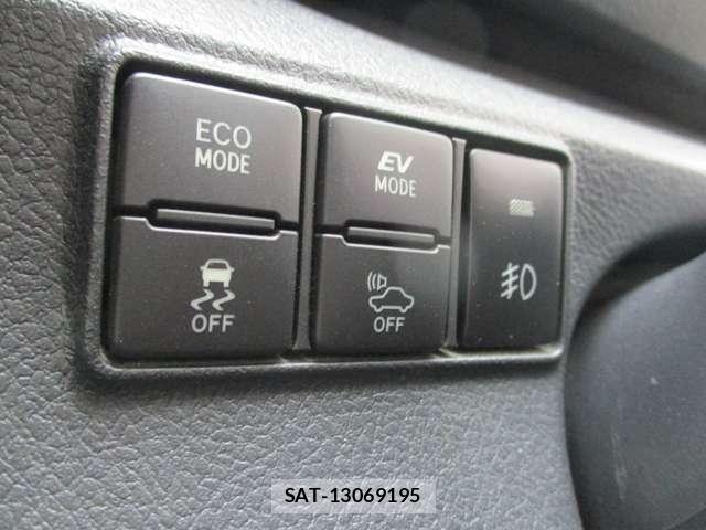 Toyota SIENTA 2015-12 8038288-16