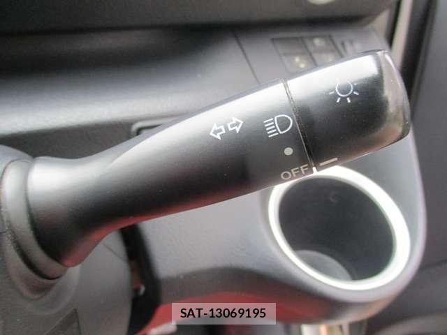 Toyota SIENTA 2015-12 8038288-18