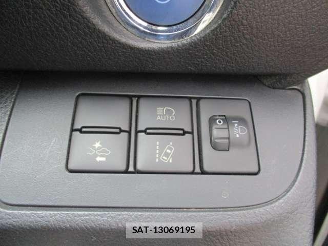 Toyota SIENTA 2015-12 8038288-23