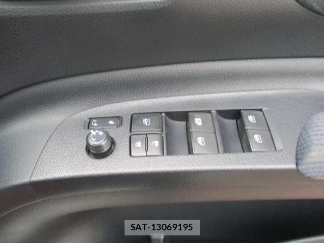 Toyota SIENTA 2015-12 8038288-25
