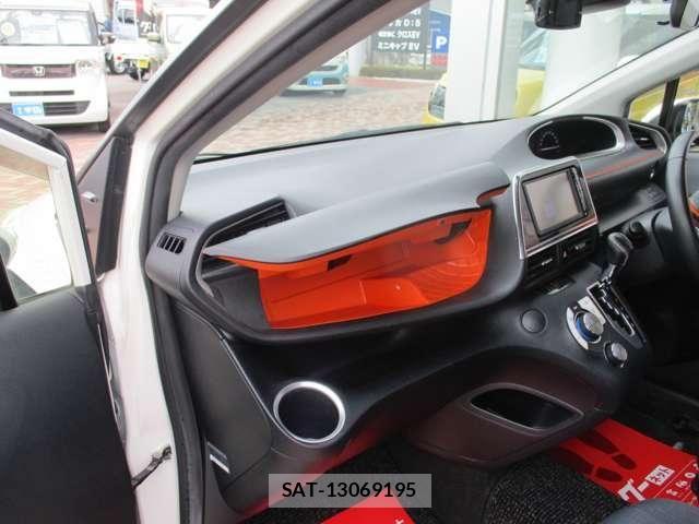 Toyota SIENTA 2015-12 8038288-29