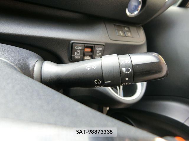 Toyota SIENTA 2017-11 8038282-14