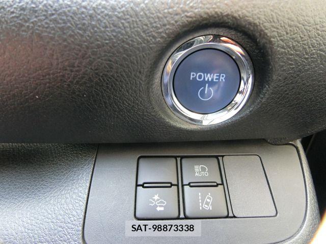 Toyota SIENTA 2017-11 8038282-17
