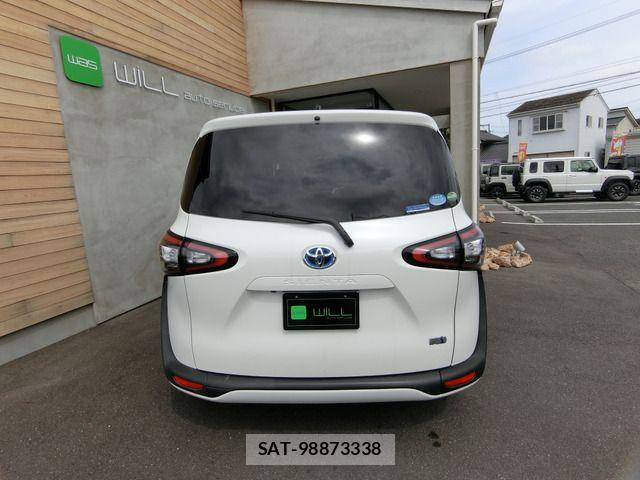 Toyota SIENTA 2017-11 8038282-1
