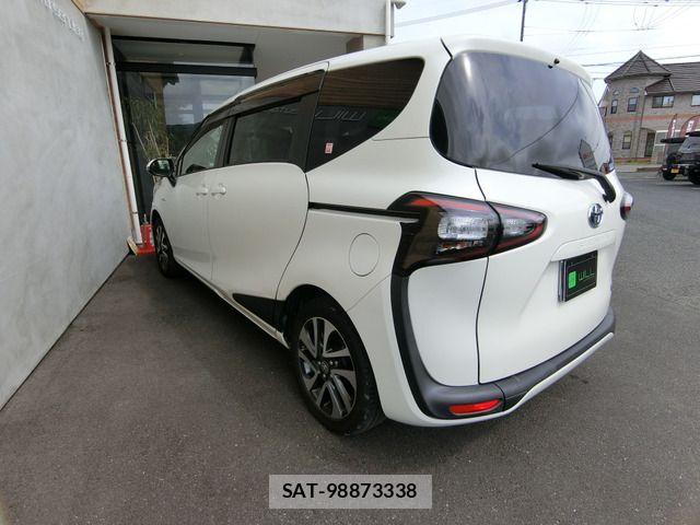 Toyota SIENTA 2017-11 8038282-6