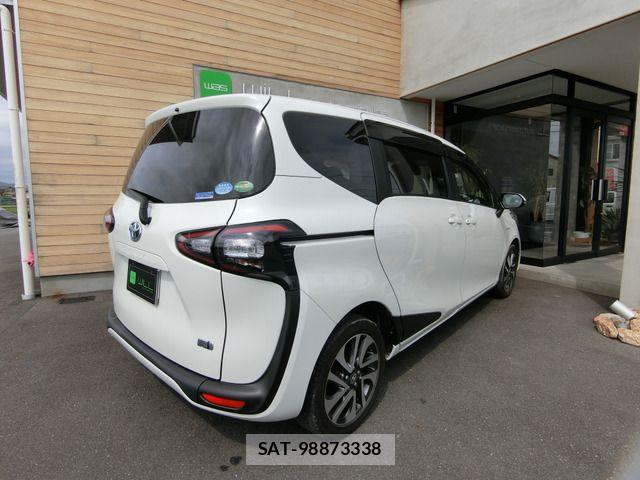 Toyota SIENTA 2017-11 8038282-7
