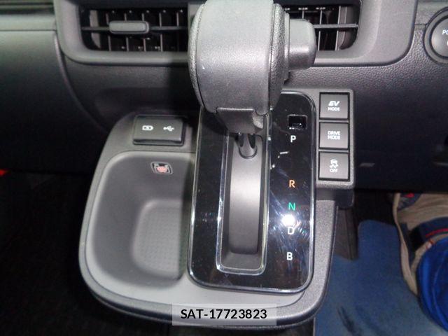 Toyota SIENTA 2024-09 8038268-21