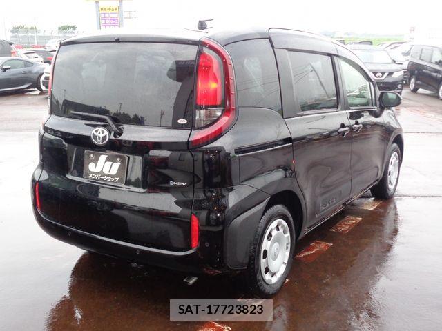 Toyota SIENTA 2024-09 8038268-2