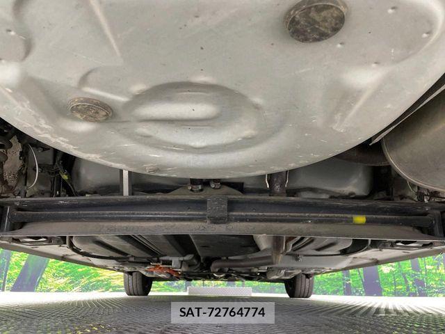 Toyota SIENTA 2016-08 8075581-19