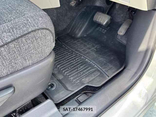 Toyota SIENTA 2022-11 8075570-15