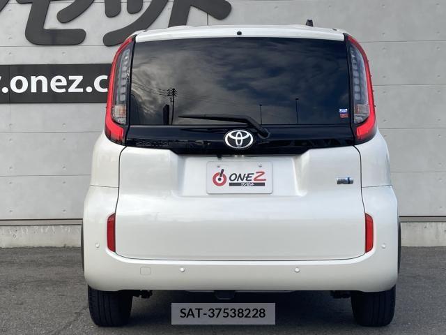 Toyota SIENTA 2022-11 8101895-15