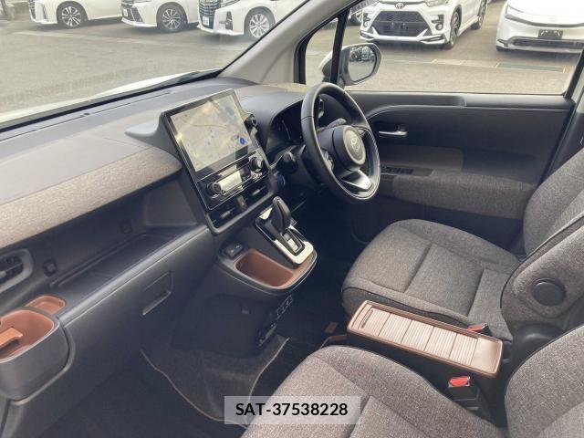 Toyota SIENTA 2022-11 8101895-21