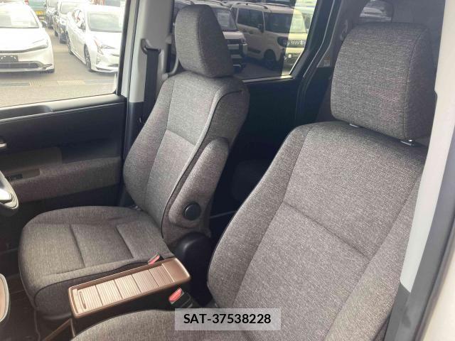 Toyota SIENTA 2022-11 8101895-22
