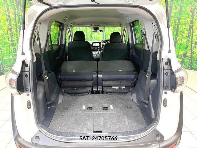 Toyota SIENTA 2017-09 8101903-11