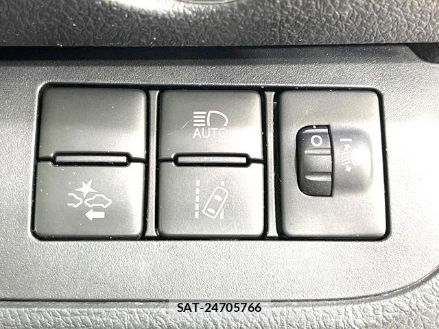 Toyota SIENTA 2017-09 8101903-4
