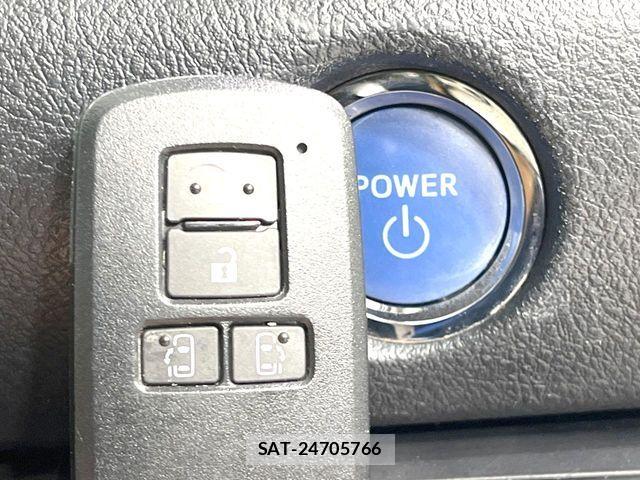Toyota SIENTA 2017-09 8101903-7