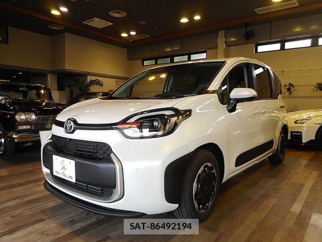 Toyota SIENTA 2026-06 8101892-0