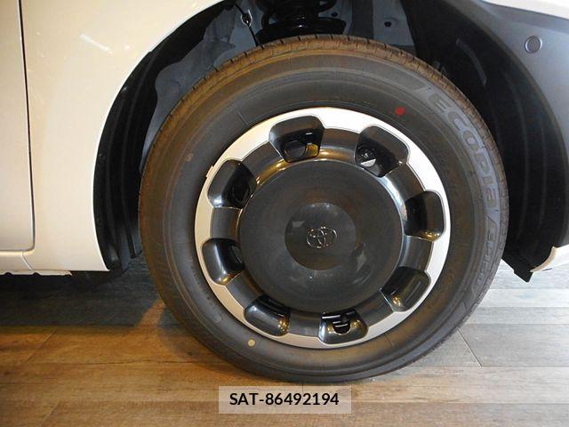 Toyota SIENTA 2026-06 8101892-9