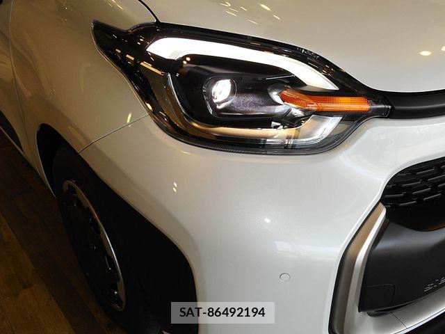 Toyota SIENTA 2026-06 8101892-10