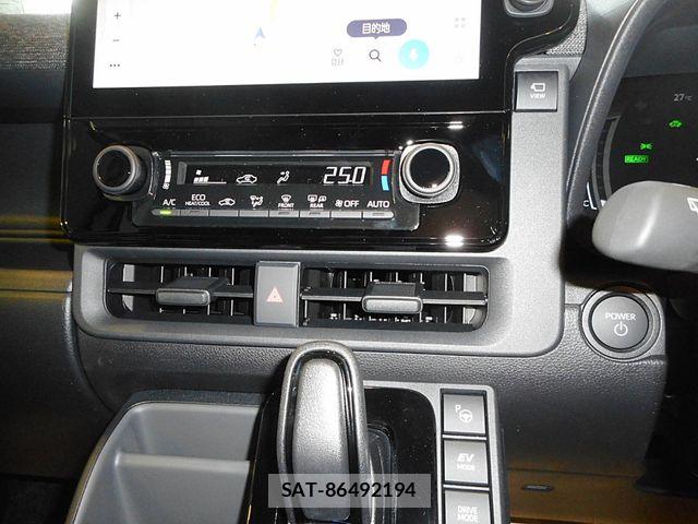 Toyota SIENTA 2026-06 8101892-17