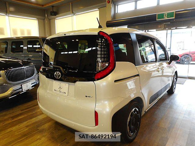 Toyota SIENTA 2026-06 8101892-2