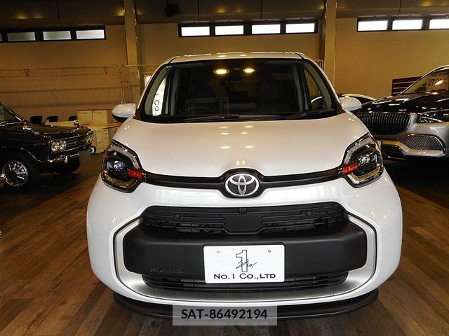 Toyota SIENTA 2026-06 8101892-3
