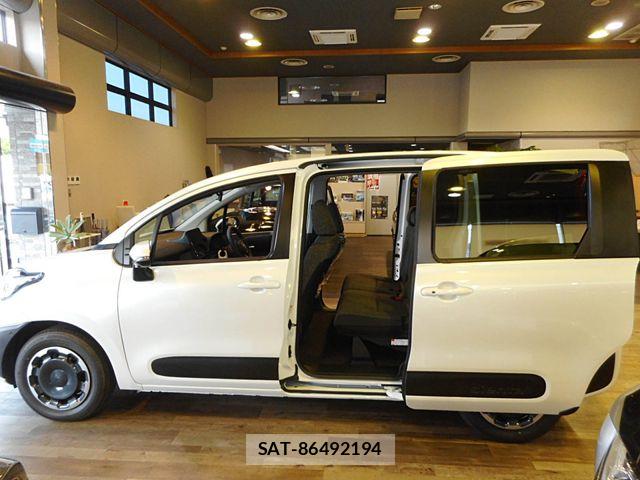 Toyota SIENTA 2026-06 8101892-7