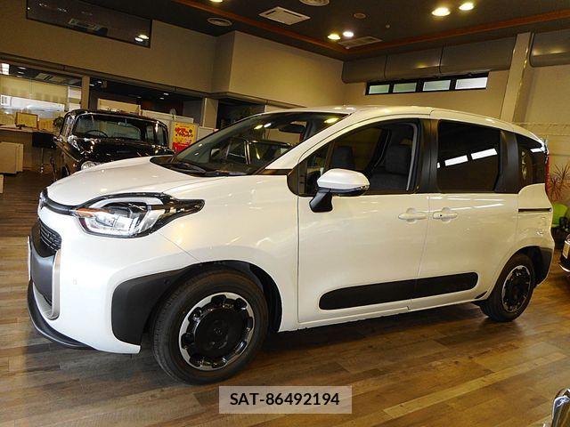Toyota SIENTA 2026-06 8101892-8