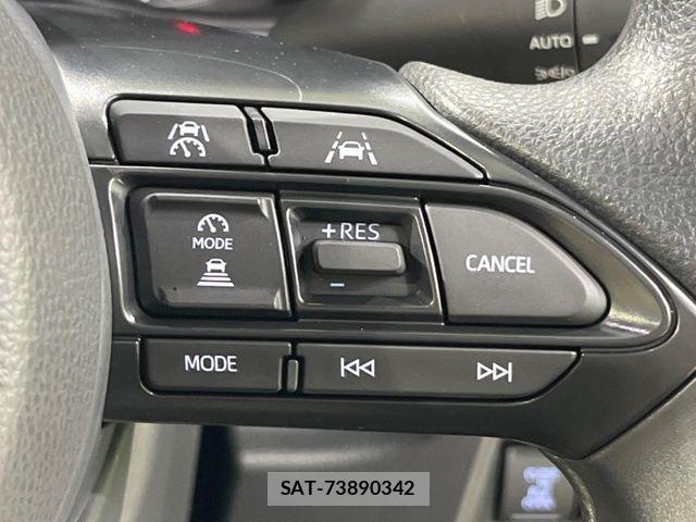 Toyota SIENTA 2023-10 8101893-6