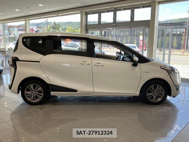 Toyota SIENTA 2017-06 8101901-14