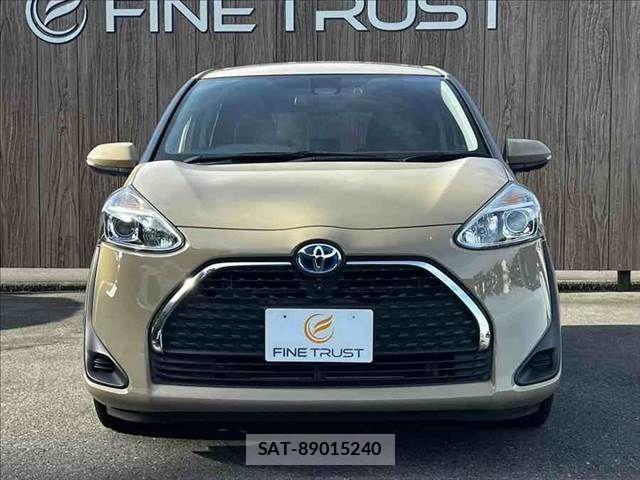 Toyota SIENTA 2020-05 8101904-11