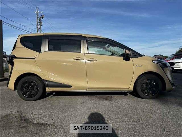 Toyota SIENTA 2020-05 8101904-13