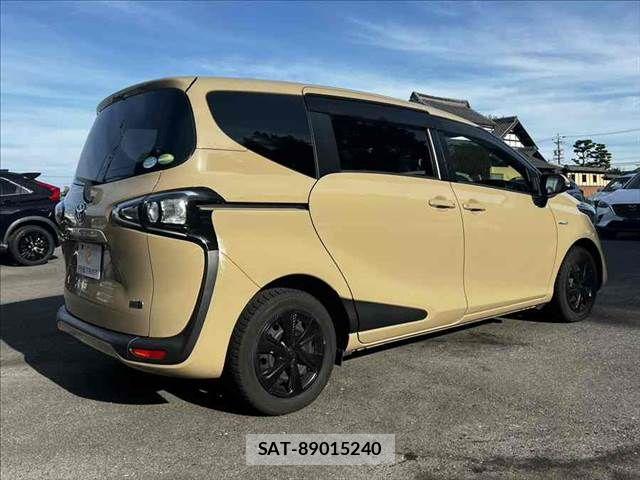 Toyota SIENTA 2020-05 8101904-15